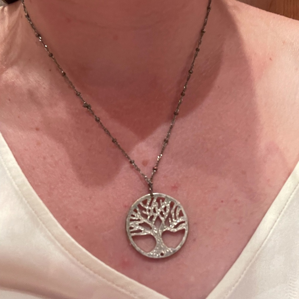Silver tree of life necklace - Picture 4 of 4